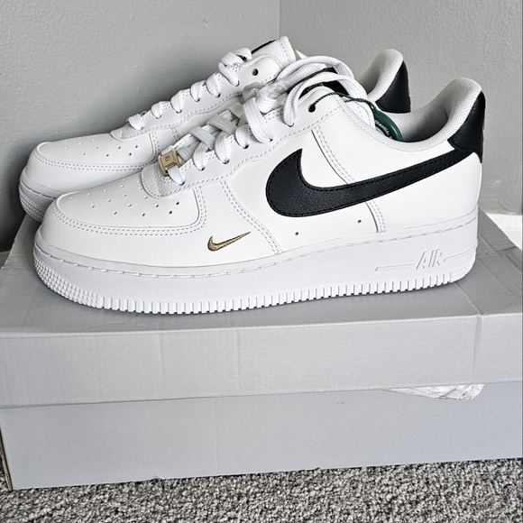 Nike Women's Air Force 1 '07 ESS White and Black with Gold - Picture 1 of 5